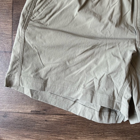 Nike ACG Men's Hiking Shorts Green Size Medium NEW FN2430-053 - Picture 6 of 6